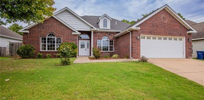 605 Maci  Court, Siloam Springs