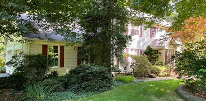 8236 Honeysuckle Rd, Manassas