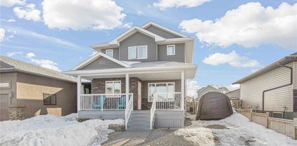 325 Martens  Avenue, Warman