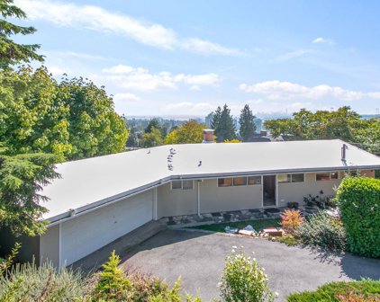850 8th Street, West Vancouver