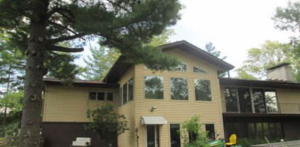 11421  Lakeside  Drive, Burlington