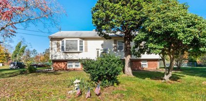 1419 Wilbur Ave, Swansea