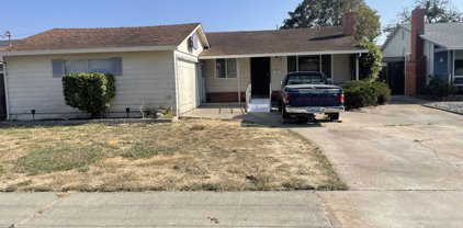 15380 Laverne Dr, San Leandro