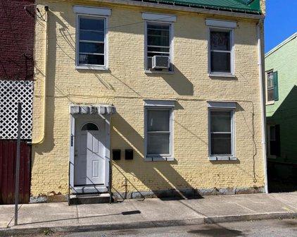 106 Columbia St, Cumberland