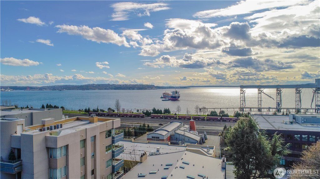 620 W Mercer Place Unit #2B, Seattle | MLS# 2472737 | Skyline ...