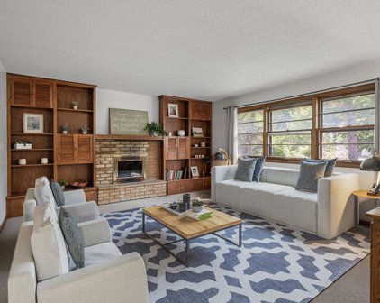 6080 Bartlett Boulevard, Mound