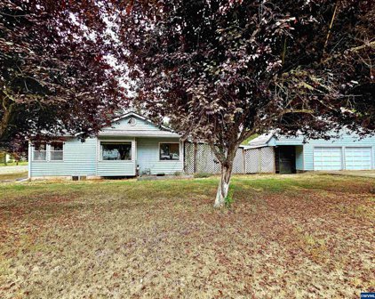 531 10th Av, Sweet Home