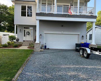 953 Chester River Dr, Grasonville