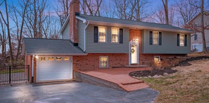15753 Oak Ln, Haymarket
