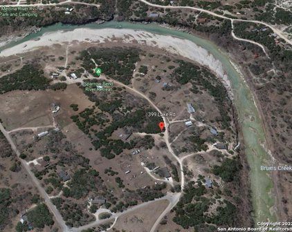 399 Lake Rd, Pipe Creek