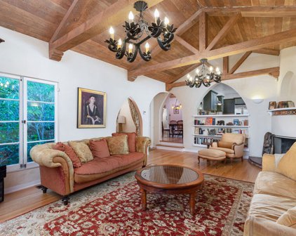3895  Fredonia Dr, Los Angeles