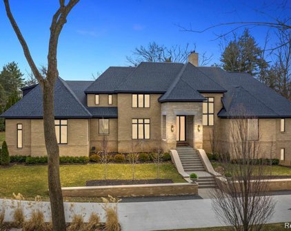 555 YARBORO, Bloomfield Hills