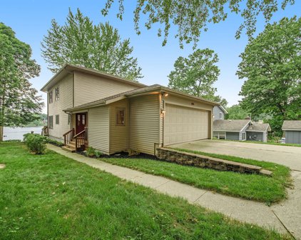 7210 Peninsula Drive NE, Rockford