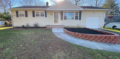 40 Lake Drive, Howell