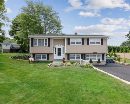 20 Highland  Avenue, Narragansett