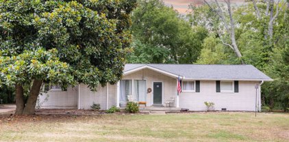215 Derby Ln, Franklin