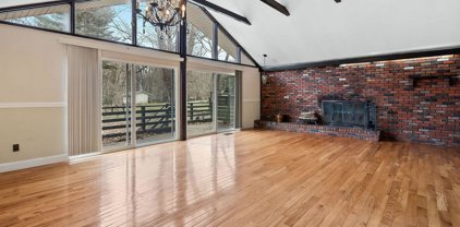 430 Everett Road, Holmdel