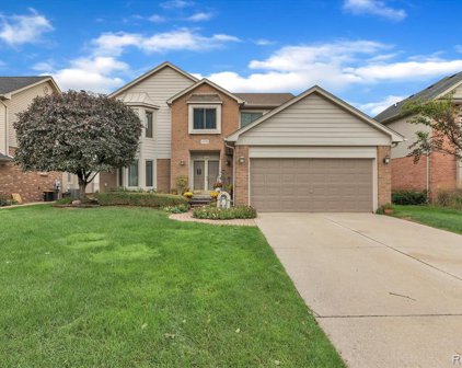 13735 WELLINGTON, Sterling Heights