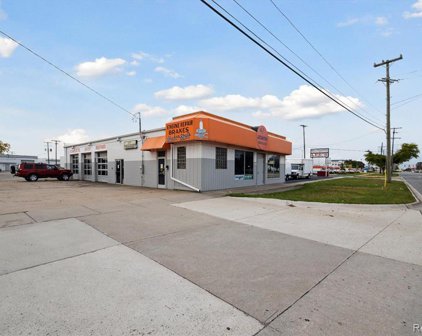 2120 E 10 MILE, Warren