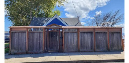 2073 UNION AVE, North Bend