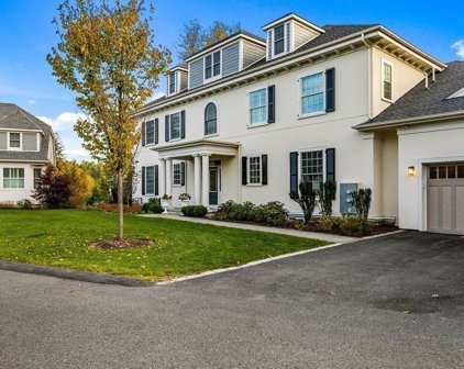 27 Woodmere Drive Unit 27, Milton
