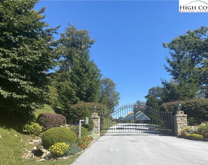 76 Sunset Strip Road, Banner Elk