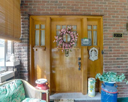 205 Allison St, Newton