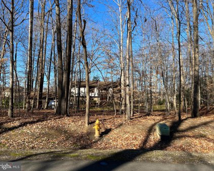3694 Russell Rd, Woodbridge