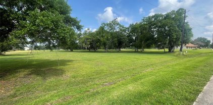 520/526/532 Lone Star Trail, Angleton