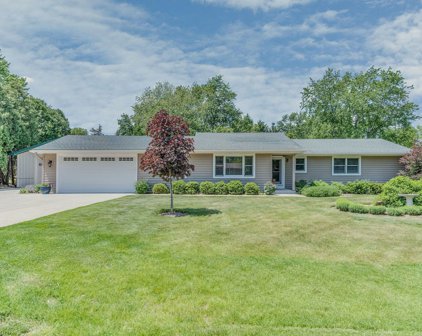 14 Royce Road, Oswego