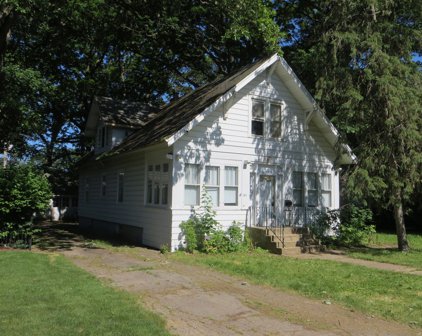 145 N Hickory Avenue, Bartlett