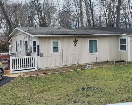 915 Alexis Rd, Woodbridge