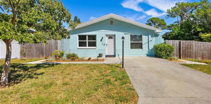135 Sw Monroe Circle N, St Petersburg