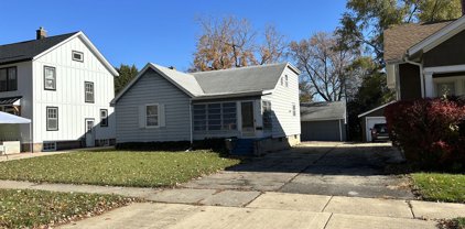 424 S Commonwealth Avenue, Aurora