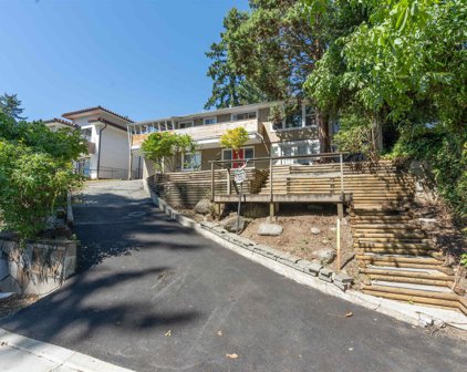 5565 Eleanor Street, Burnaby