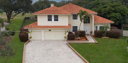 6777 Nw 44th Ct, Coral Springs