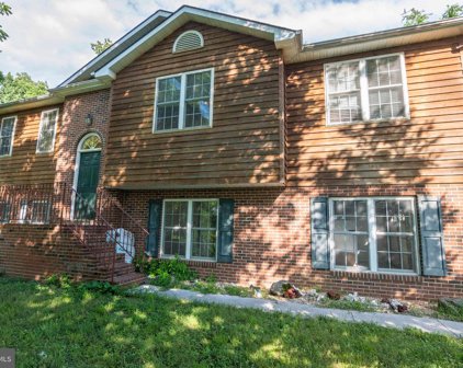 920 Doom Peak Rd, Linden