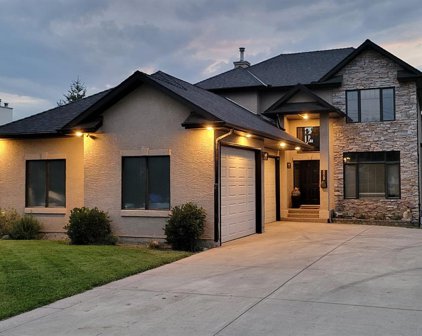 929 East Chestermere Drive, Chestermere