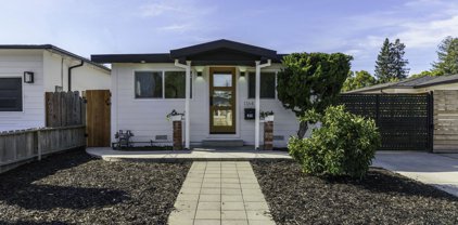 1164 Ebener St, Redwood City