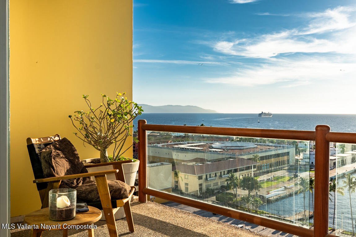 2870 Francisco Medina Ascencio Unit 1103, Puerto Vallarta, JALISCO N/A — Aramara