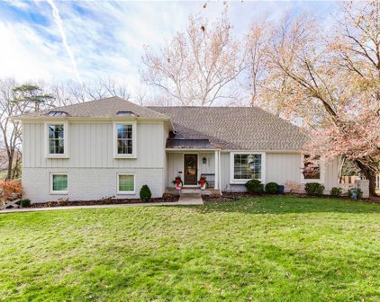 8221 Cherokee Circle, Leawood