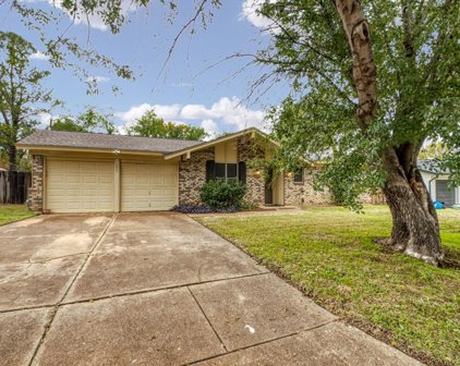 209 Town Creek  Drive, Euless