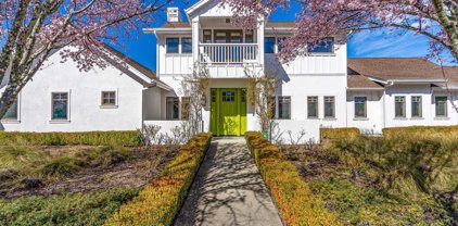 910 Highland Court, Calistoga
