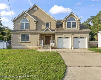 57 Pear Street, Tinton Falls