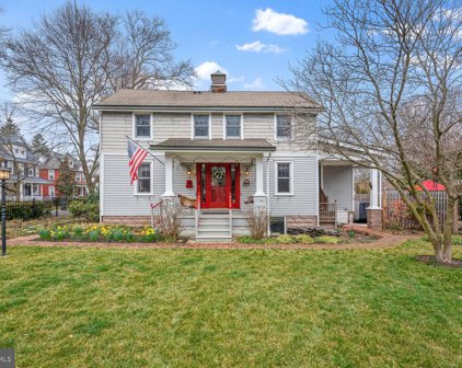 21 Colonial Ave, Haddonfield