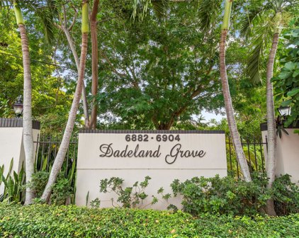 6886 N Kendall Dr Unit #D207, Pinecrest