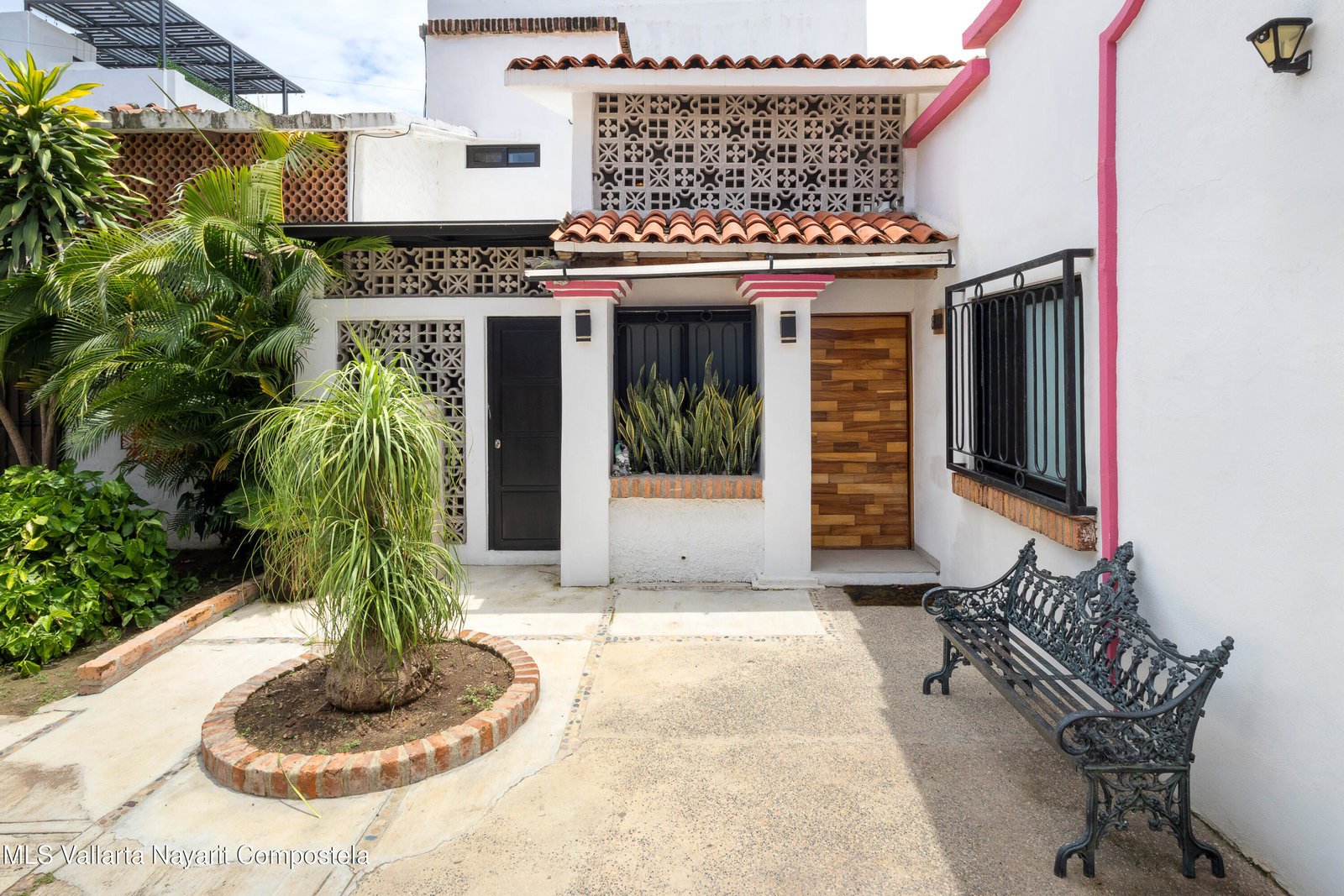 810 Circunvalacion del Robalo, Puerto Vallarta, JALISCO N/A — Los Mangos