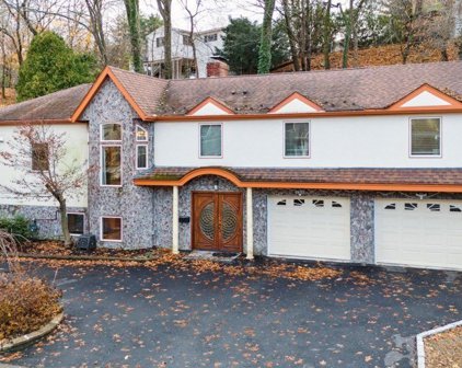 121 Hartman Rd, Newton