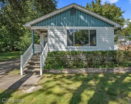 226 BROADACRE, Clawson