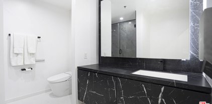 1111 S Grand Ave Unit 411, Los Angeles